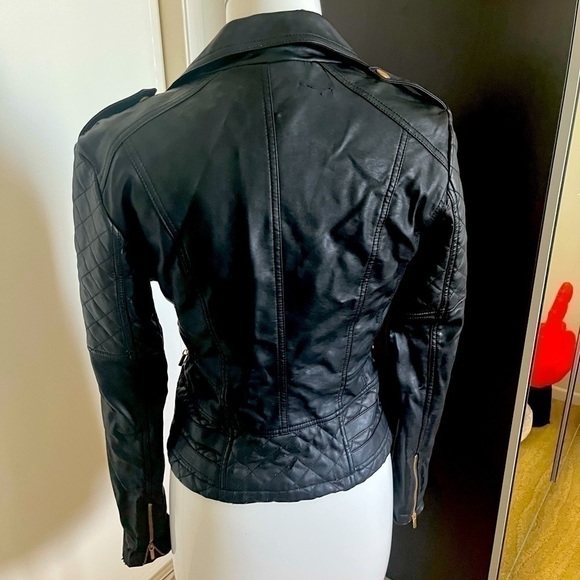 Faux leather jacket size small. Has some blemishes - see images. - Picture 3 of 6